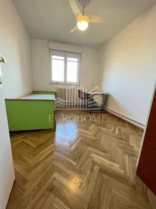 Condominium in Bijenik, Zagreb, grad 11992381