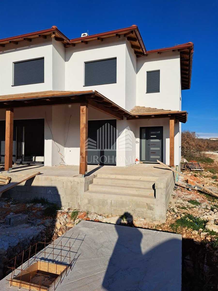 House in Crno, Zadarska Zupanija 11992691