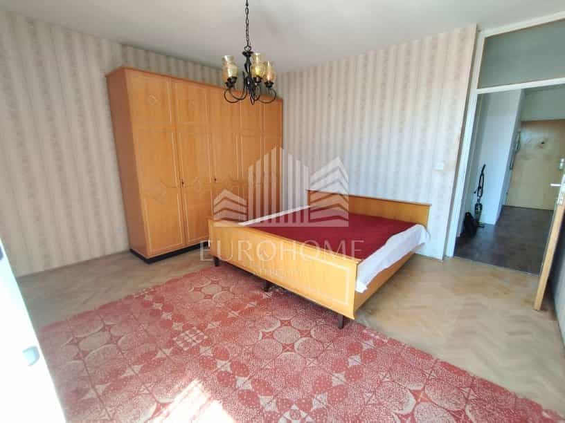 Condominium dans Oklaj, Sibensko-Kninska Zupanija 11992713