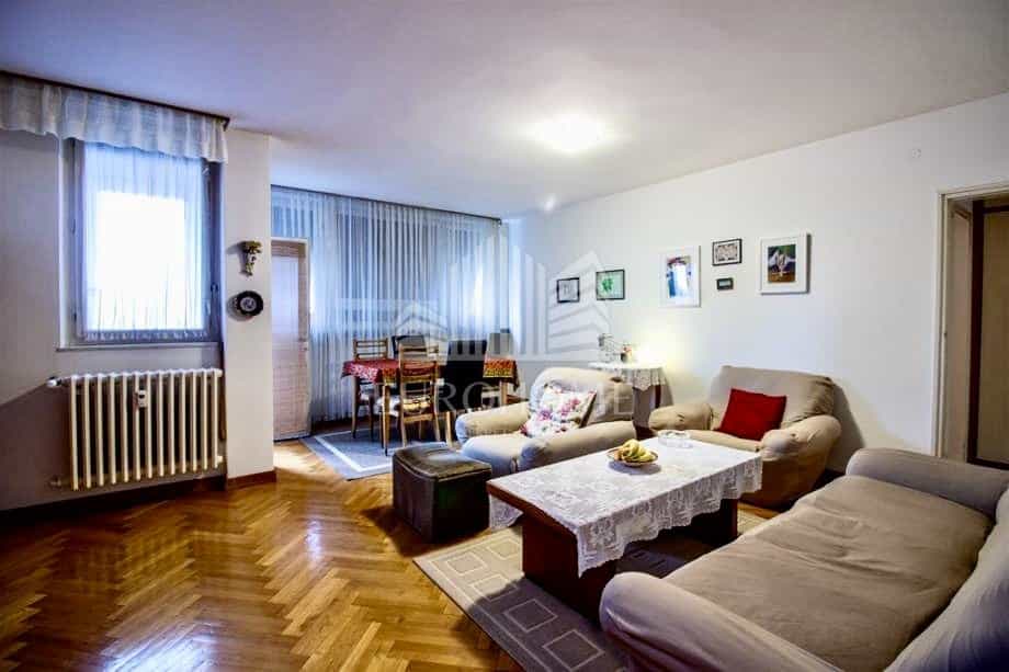 Condominium in Zagreb, Zagreb, Grad 11993365
