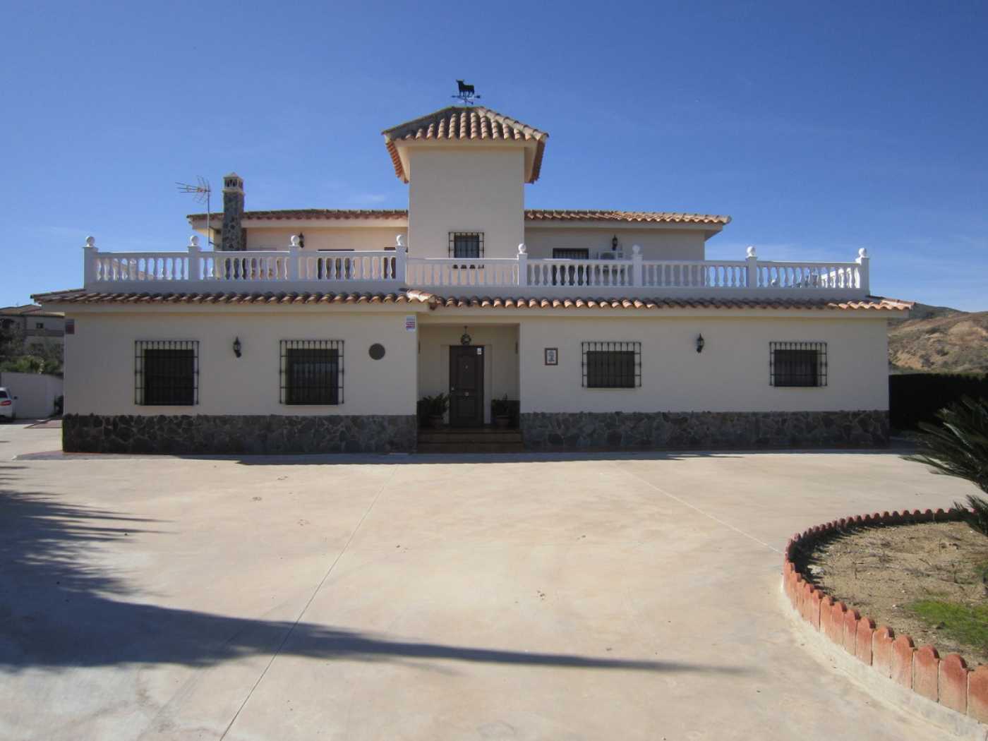房子 在 Alhaurín de la Torre, Andalusia 11994177