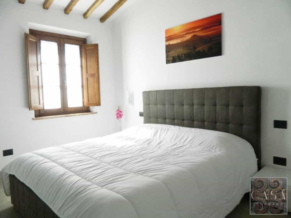 Condominium in San Gimignano, Tuscany 11996288