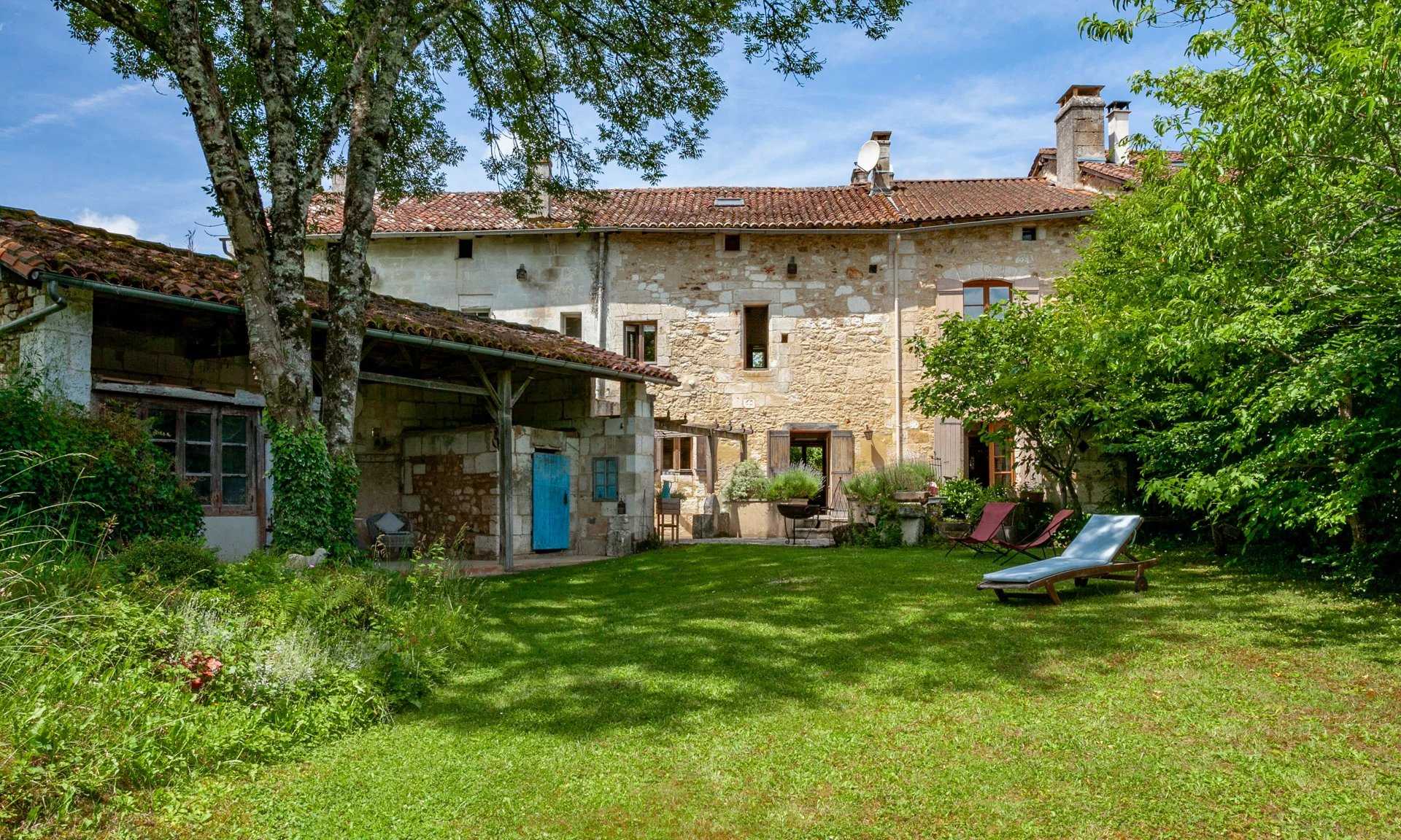 House in Brantome, Nouvelle-Aquitaine 11996393
