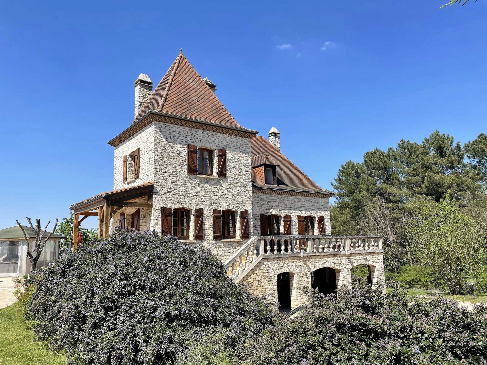 بيت في Belves, Nouvelle-Aquitaine 11996517