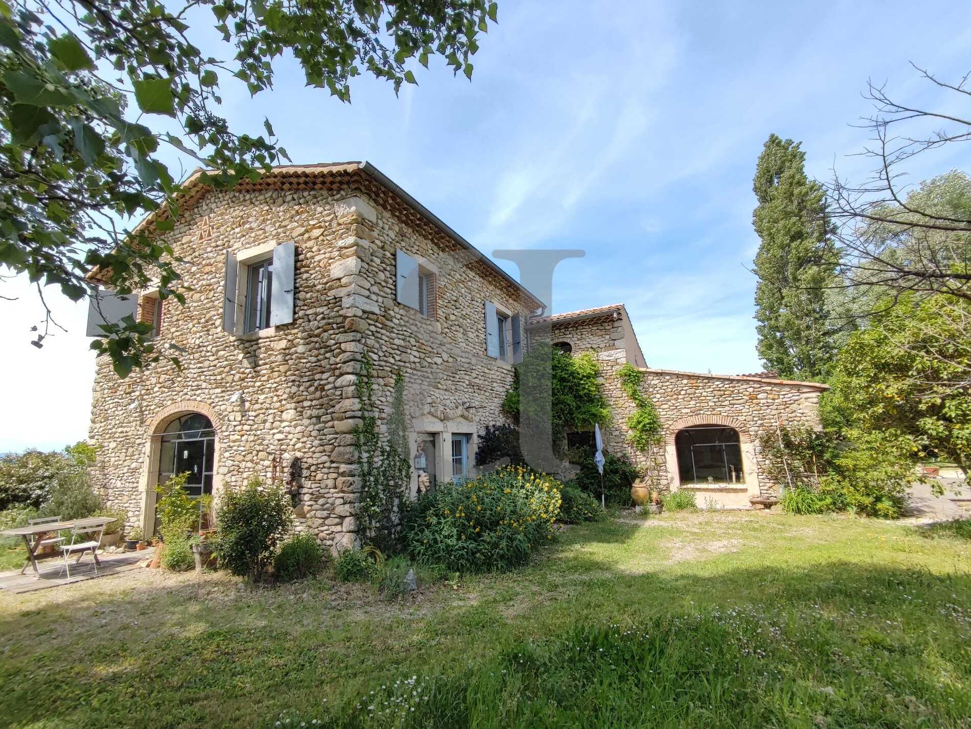 Rumah di La Begude-de-Mazenc, Auvergne-Rhone-Alpes 11996550
