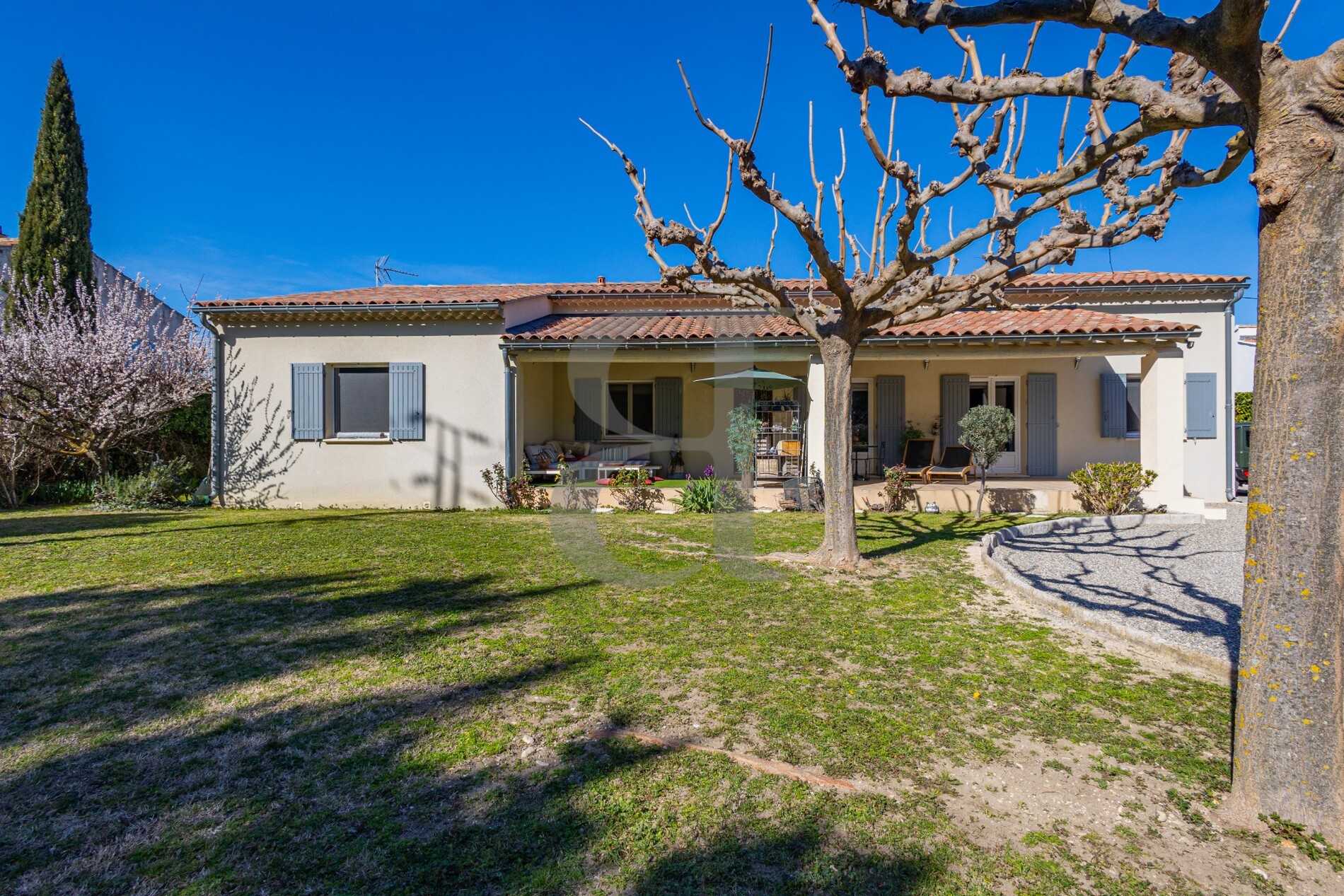 casa no L'Isle-sur-la-Sorgue, Provença-Alpes-Costa Azul 11996555