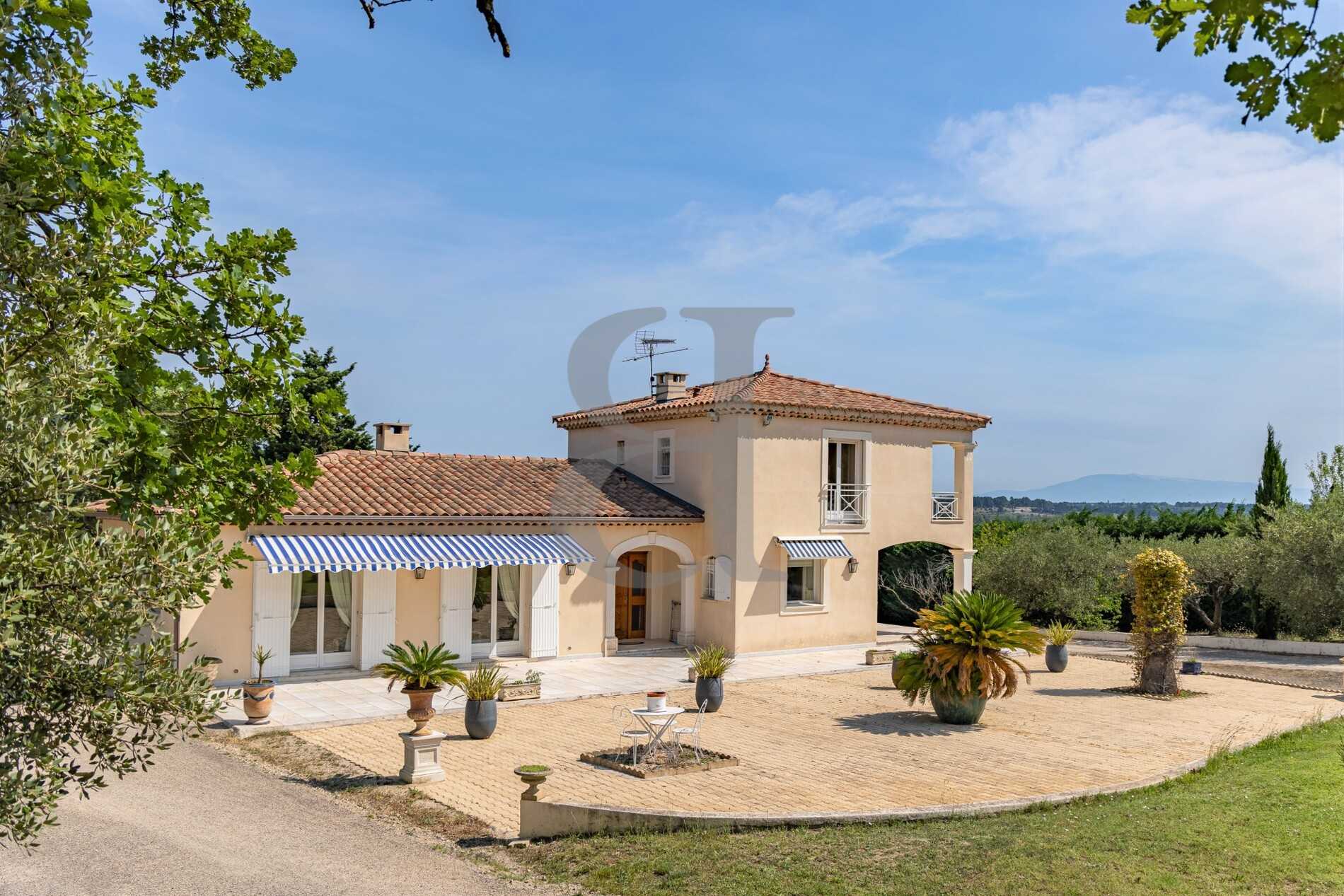 Hus i Eyragues, Provence-Alpes-Cote d'Azur 11996584