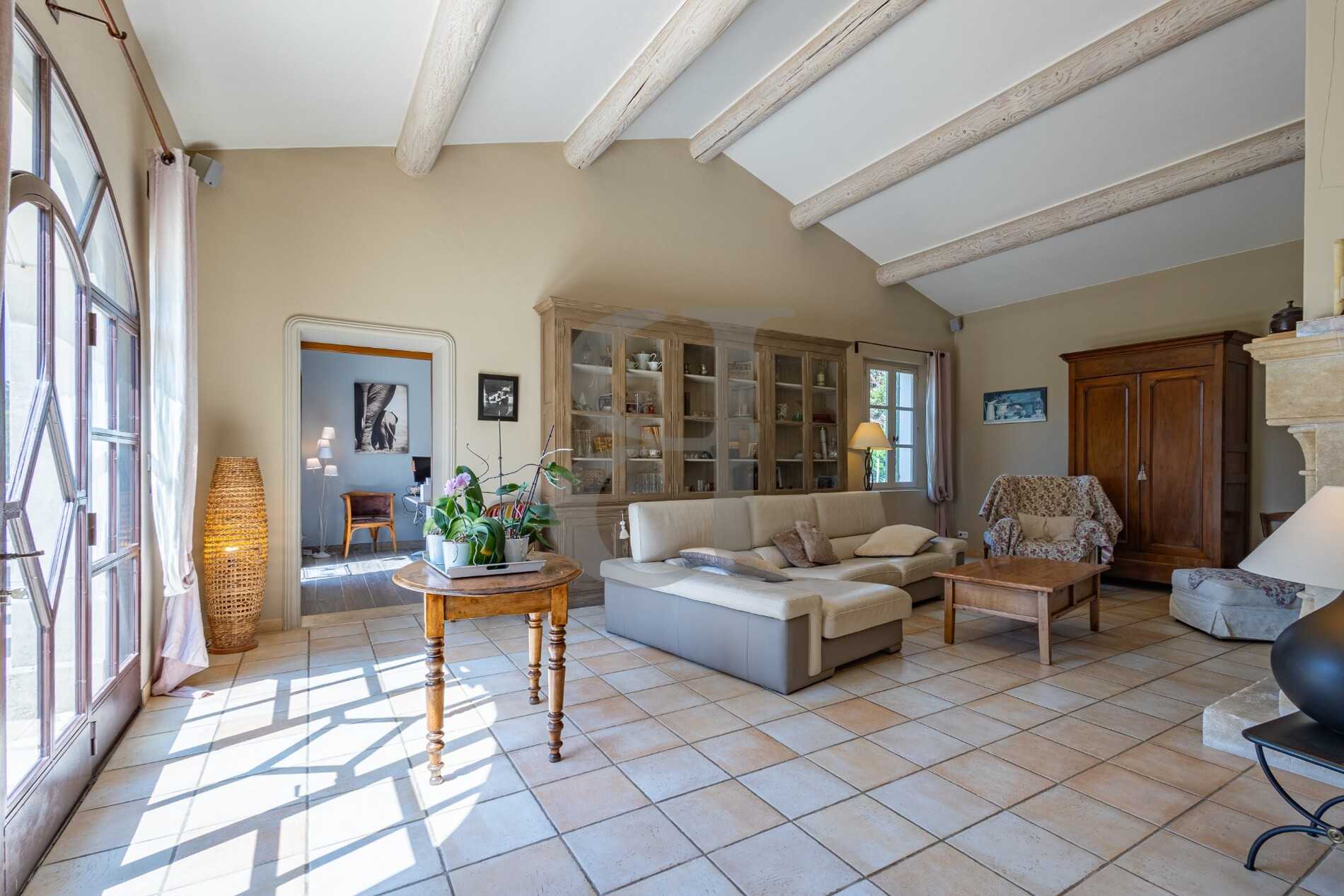 Huis in L'Isle-sur-la-Sorgue, Provence-Alpes-Côte d'Azur 11996591