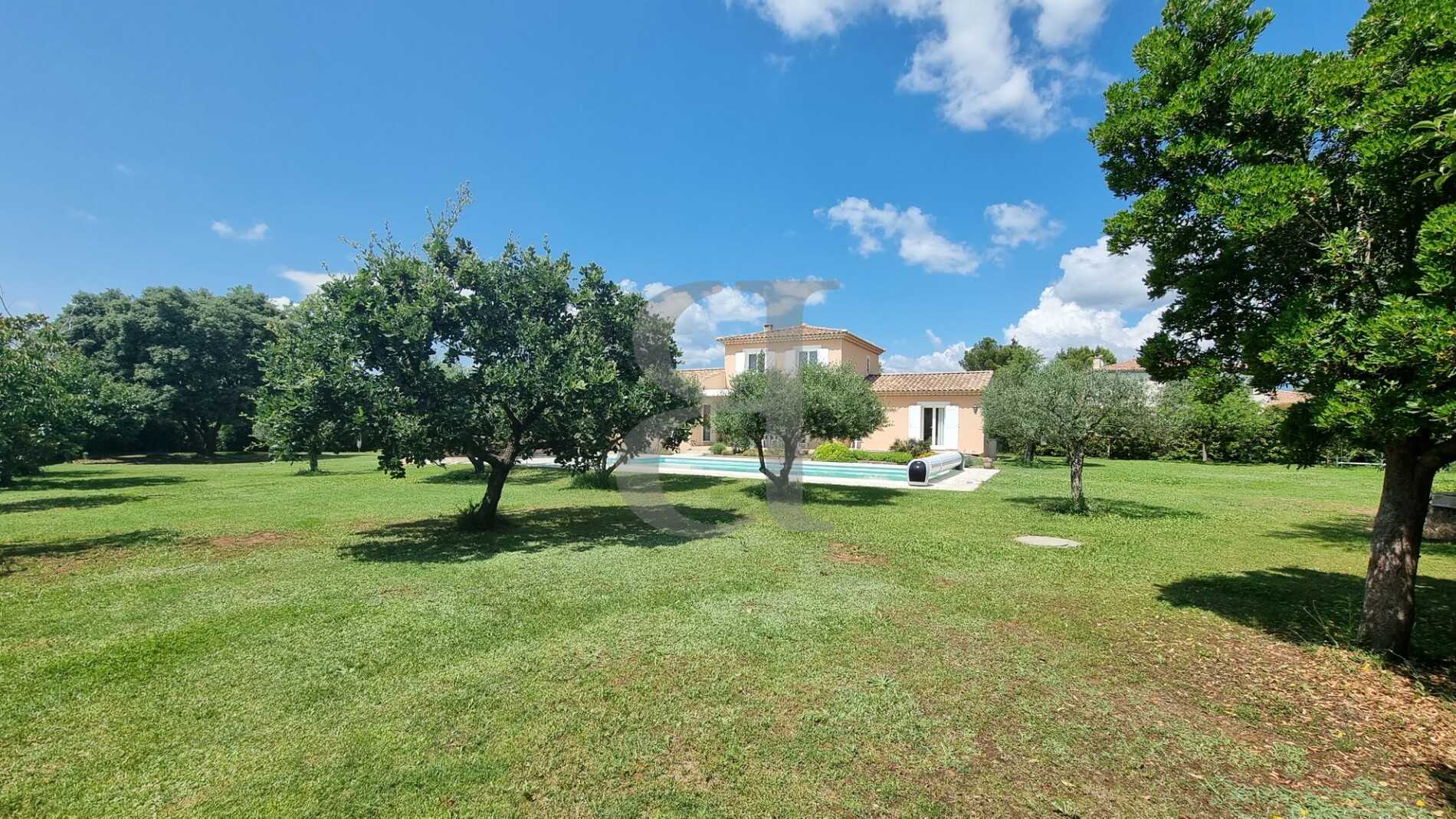 Talo sisään Mazan, Provence-Alpes-Cote d'Azur 11996592