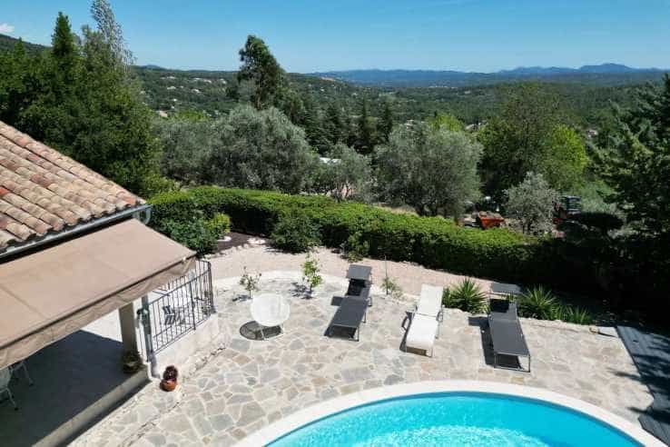집 에 Seillans, Provence-Alpes-Côte d'Azur 11997470