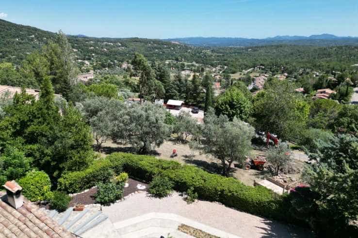 Hus i Seillans, Provence-Alpes-Cote d'Azur 11997470