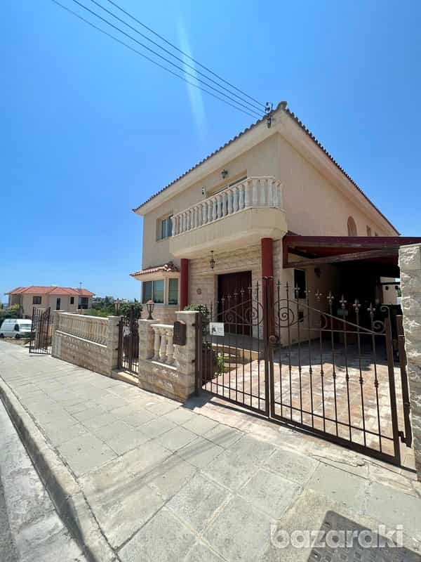 Rumah di Agios Athanasios, Limassol 11997575