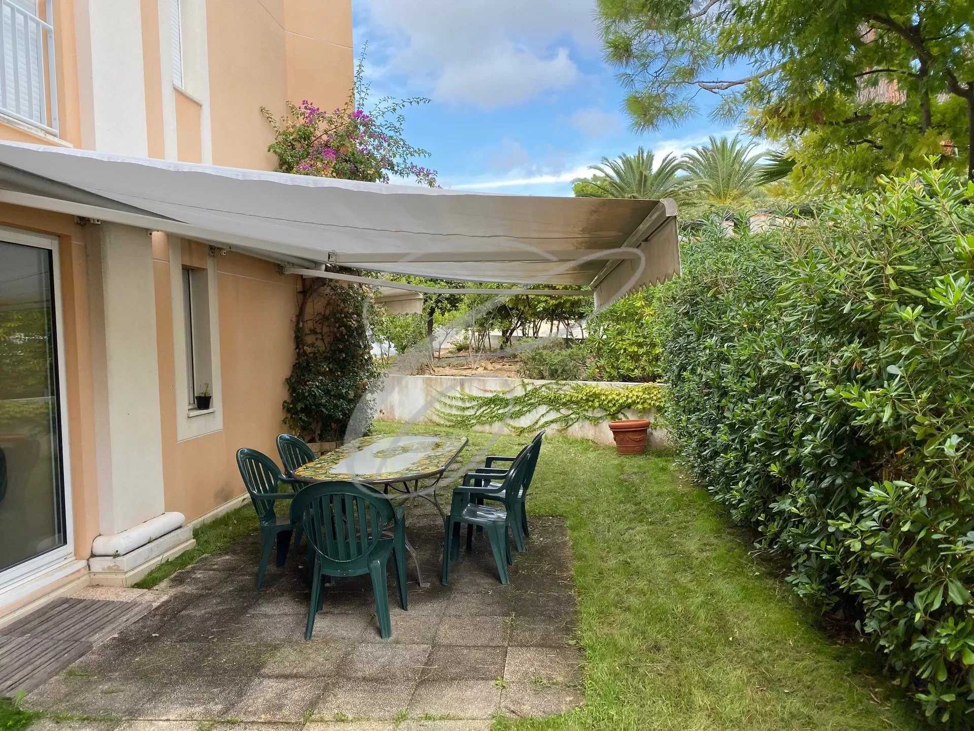 Condominium in Cap Martin, Provence-Alpes-Cote d'Azur 11997682