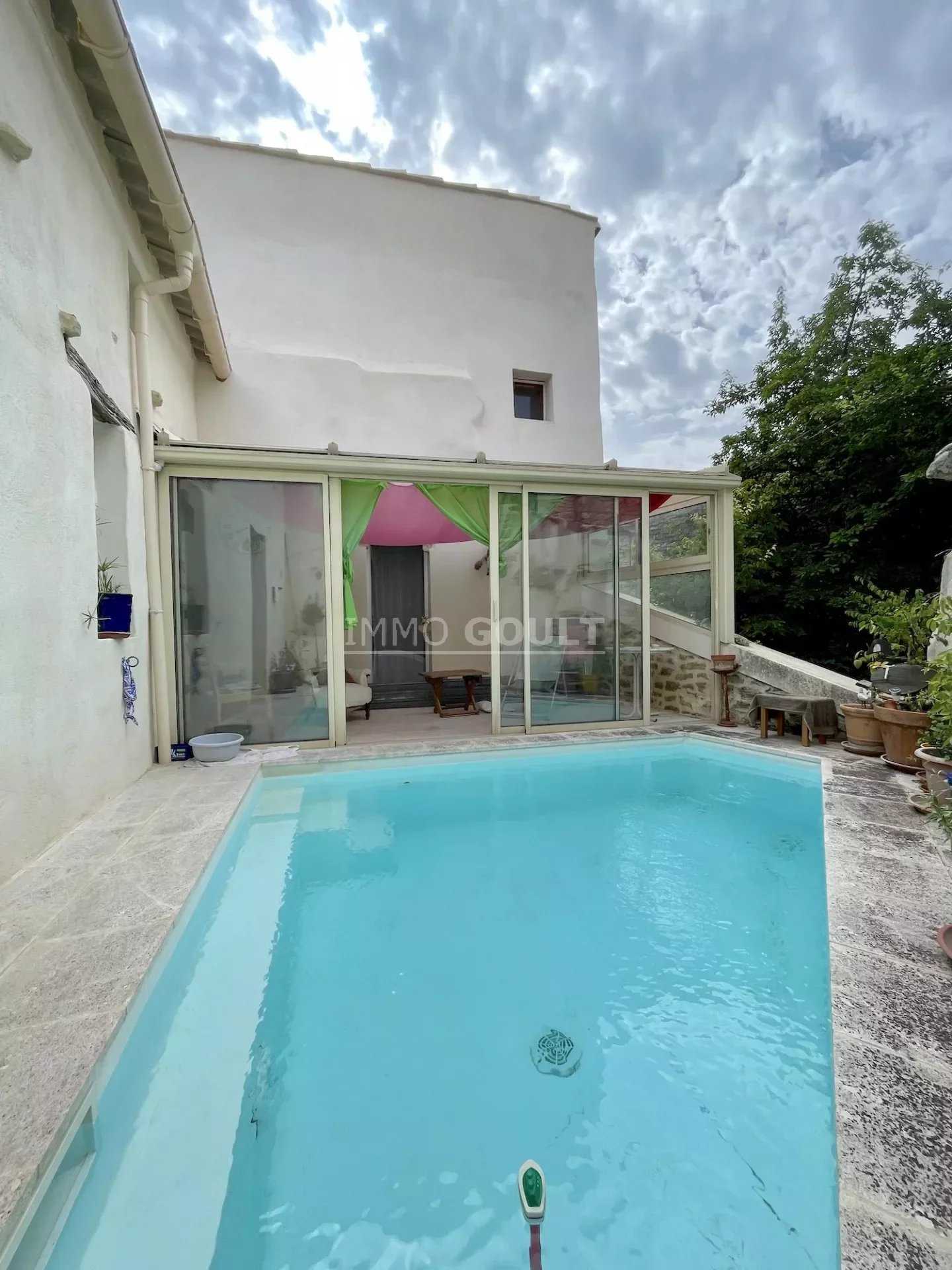 Huis in Goult, Provence-Alpes-Côte d'Azur 11997692