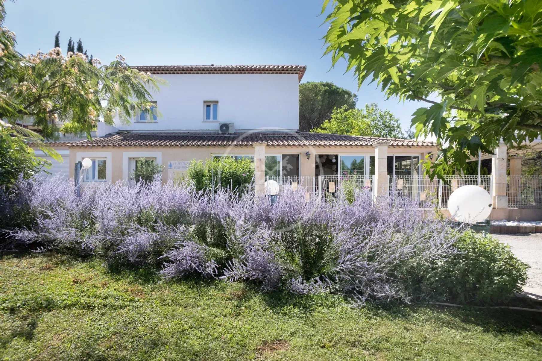 rumah dalam Fayence, Provence-Alpes-Côte d'Azur 11997711