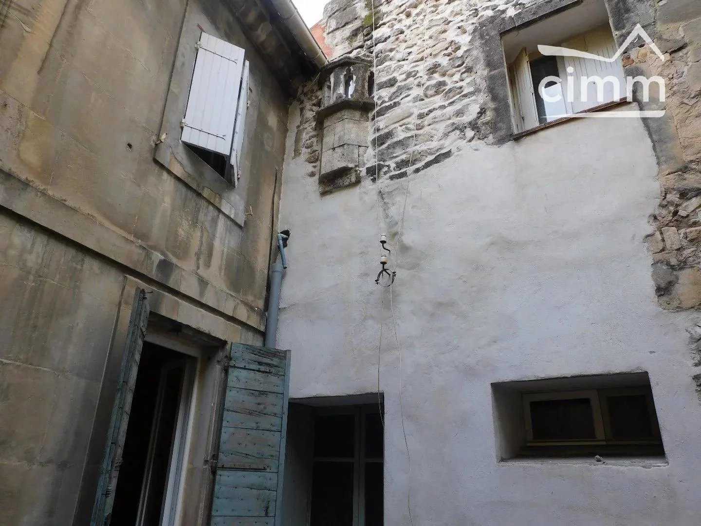 Lain di Arles, Provence-Alpes-Cote d'Azur 11997727
