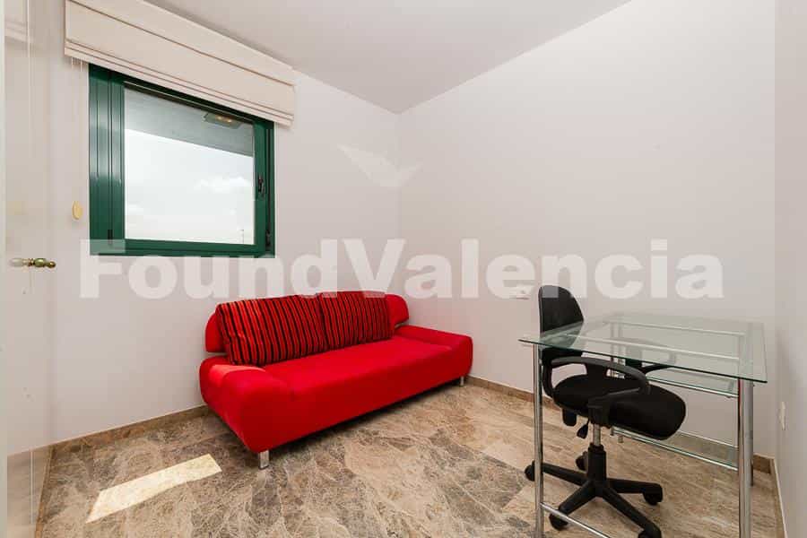 Eigentumswohnung im Paterna, Valencian Community 11998180