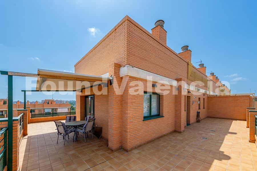 Eigentumswohnung im Paterna, Valencian Community 11998180