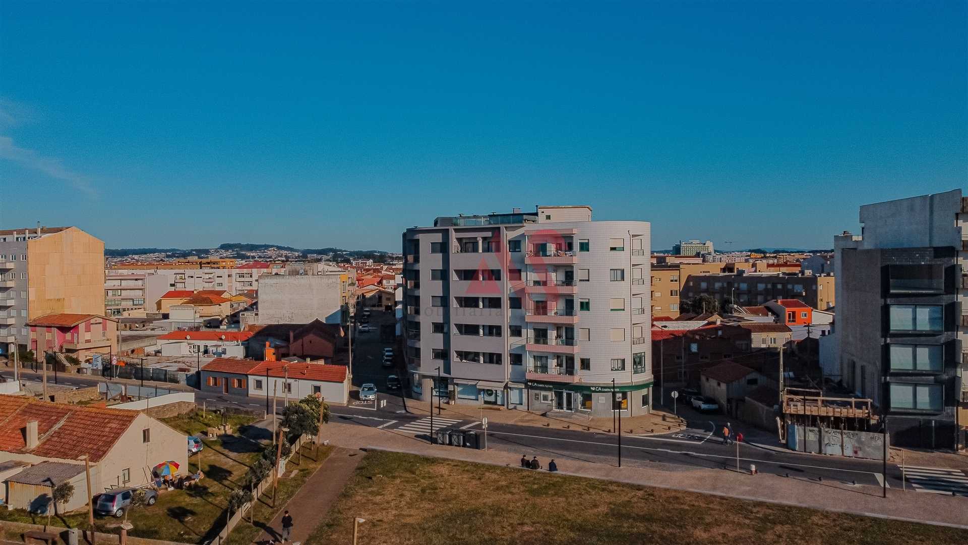 Condominio en Póvoa de Varzim, Oporto 11998463