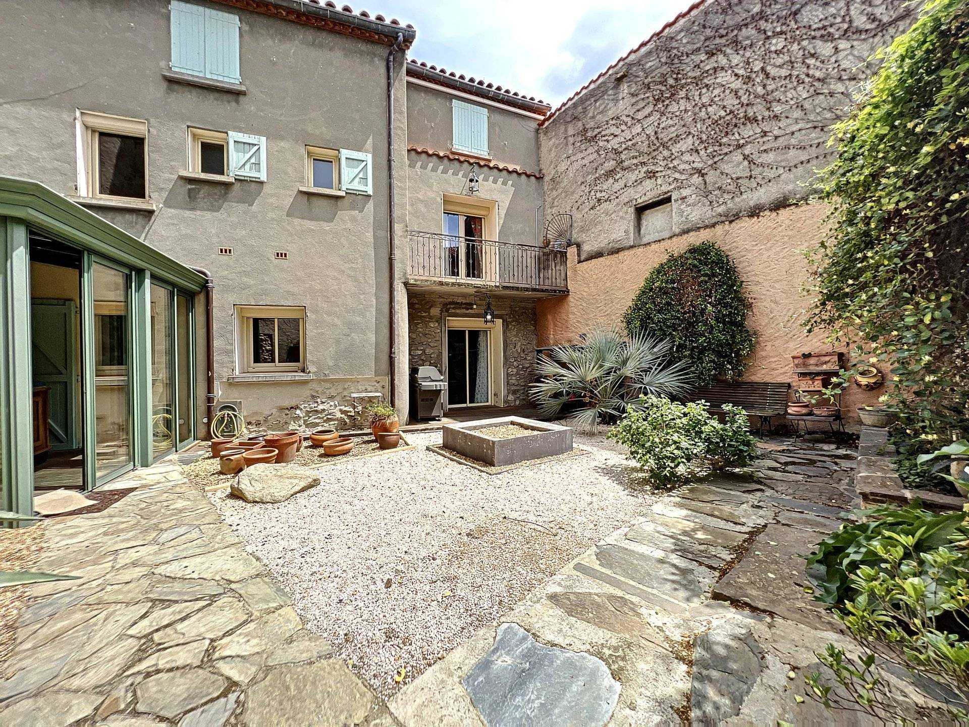 بيت في Laroque-des-Alberes, Occitanie 11998508