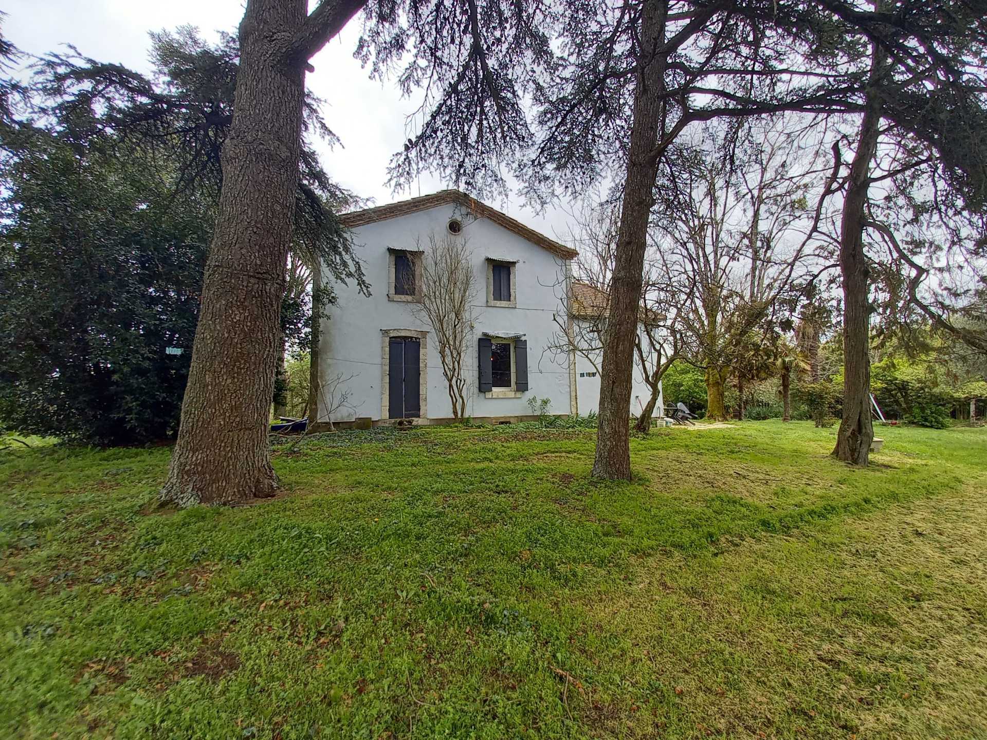 House in Monbahus, Nouvelle-Aquitaine 11998613