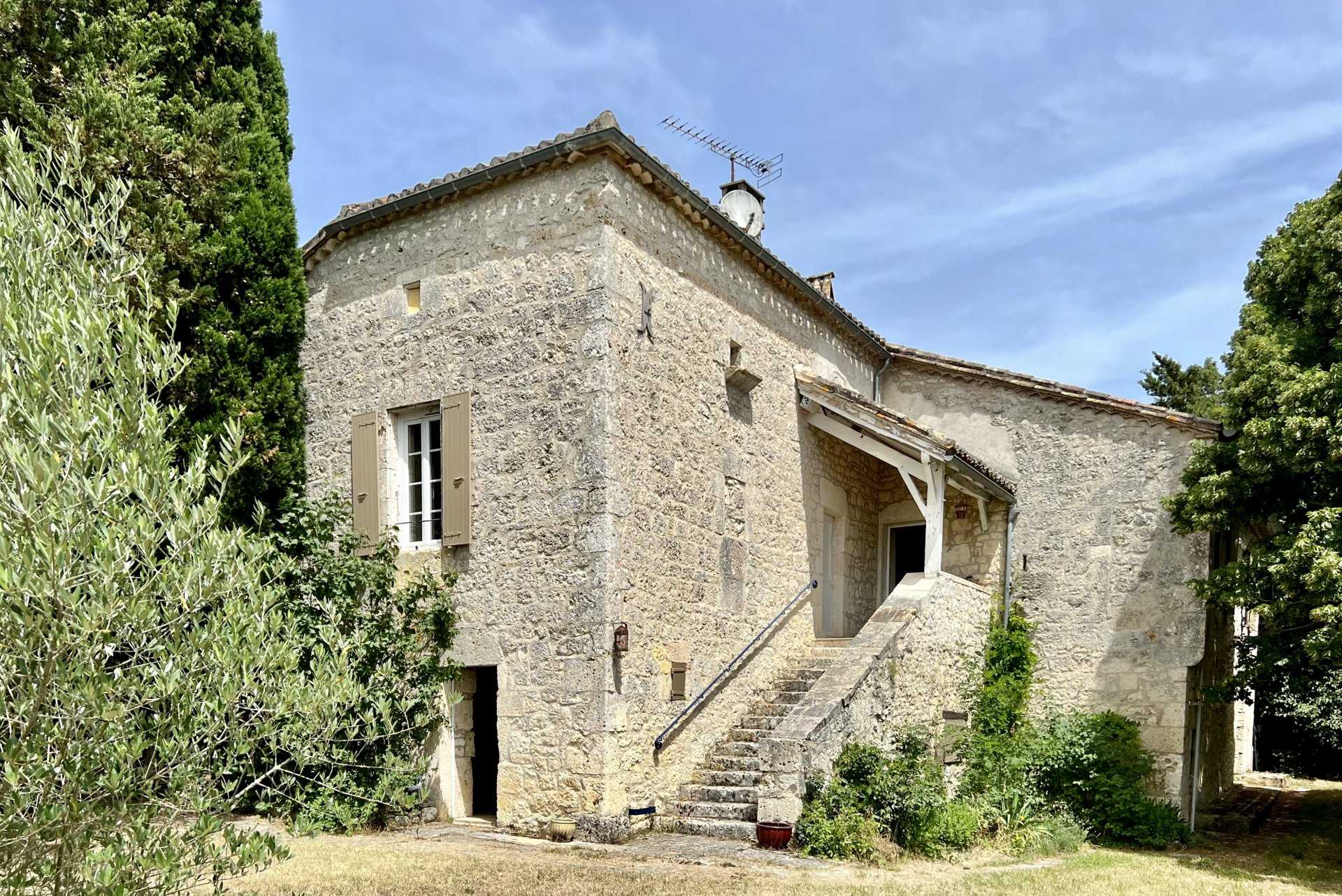 House in Montaigu-de-Quercy, Occitanie 11998624