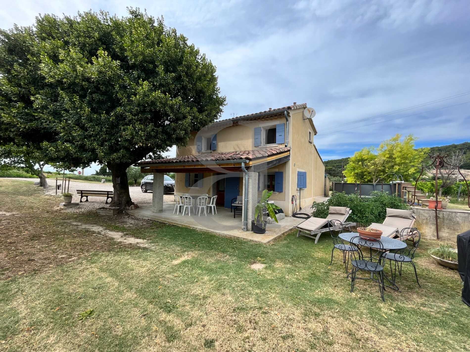 Hus i Vaison-la-Romaine, Provence-Alpes-Cote d'Azur 11998628