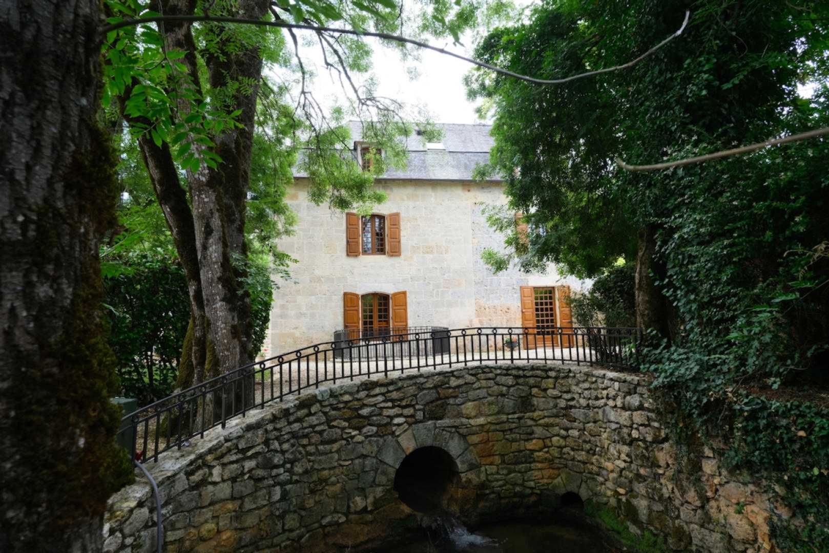 Annen i Brive-la-Gaillarde, Nouvelle-Aquitaine 11998645