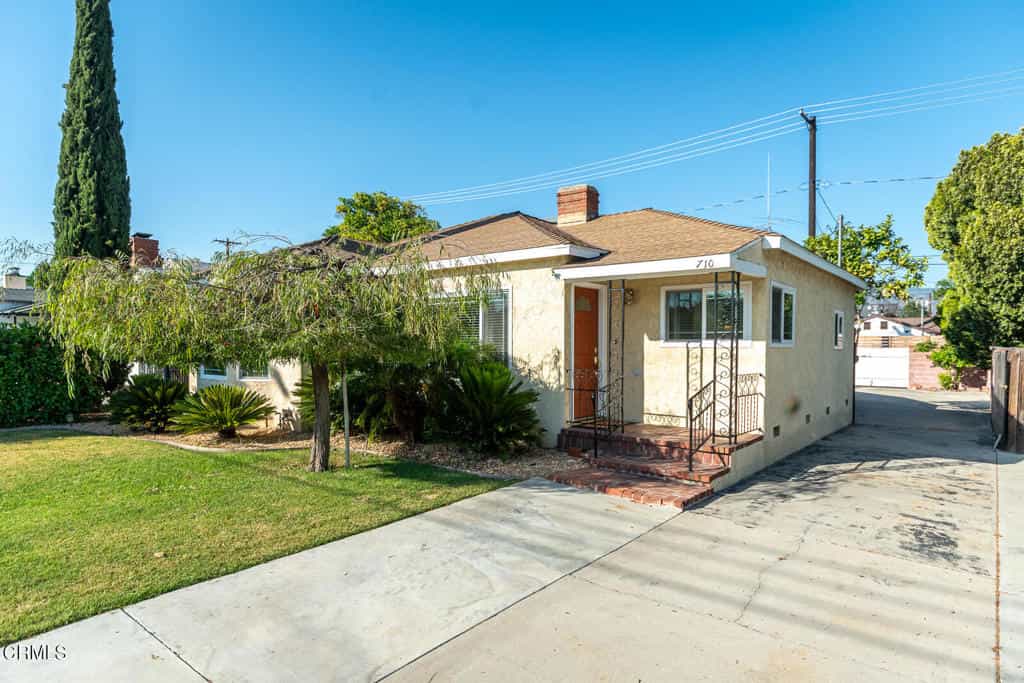 House in Burbank, California 11999434