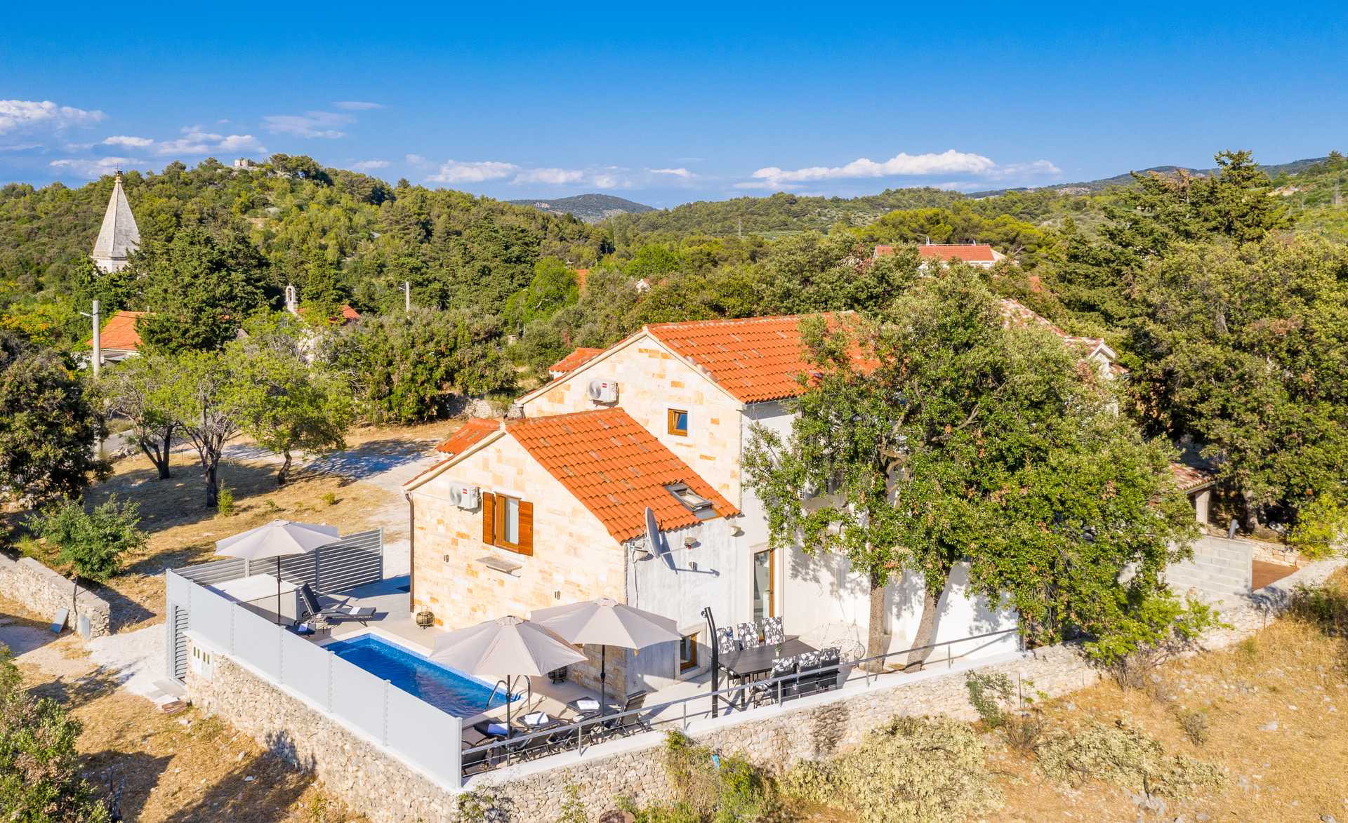 rumah dalam , Split-Dalmatia County 12000034