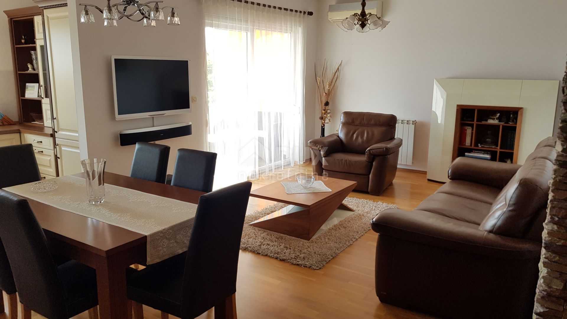 公寓 在 馬里尼奇, 濱海邊疆區-山區祖帕尼婭 12000156