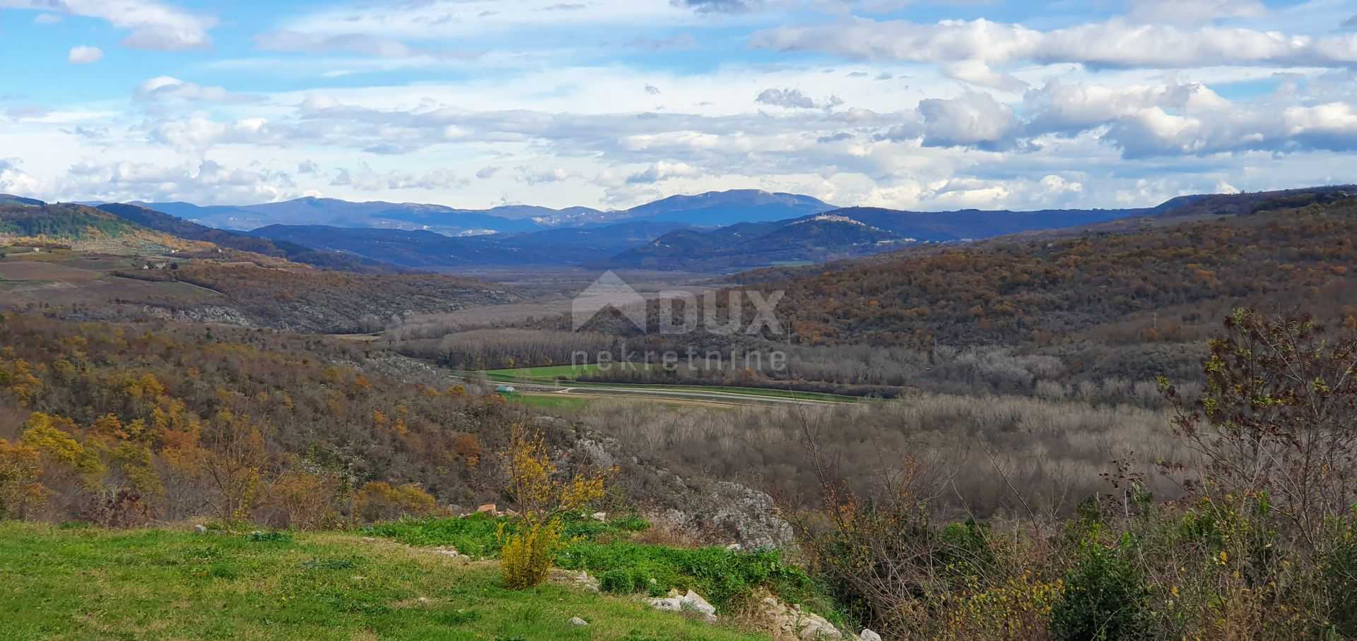 Земельные участки в Grožnjan, Istria County 12000170