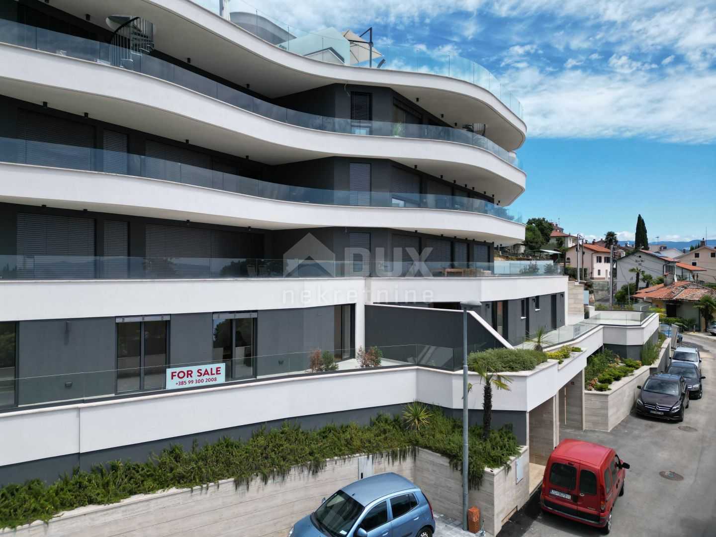 Condominium in Opatija, Primorje-Gorski Kotar County 12000194