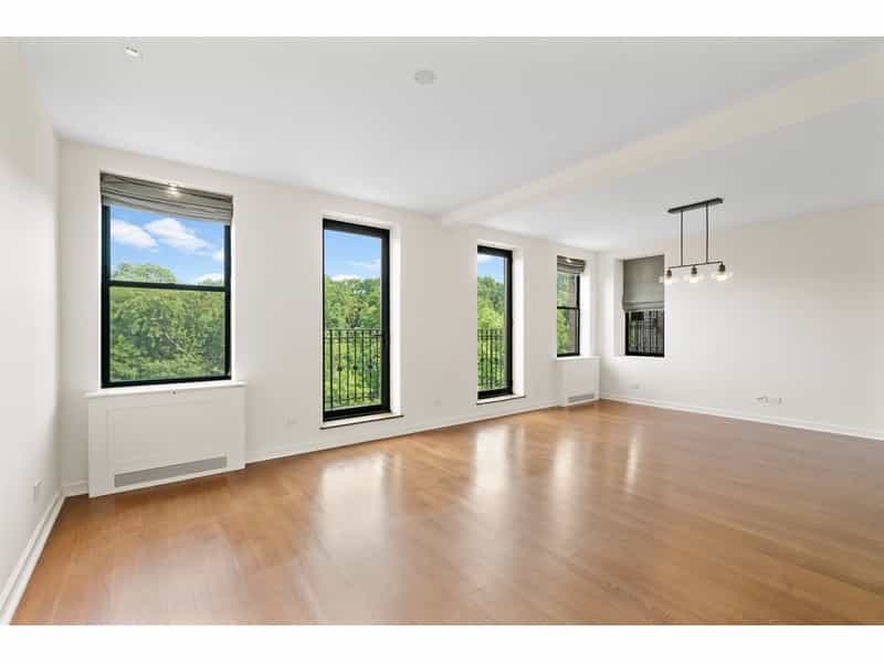 Condominium in Manhattan, New York 12000211