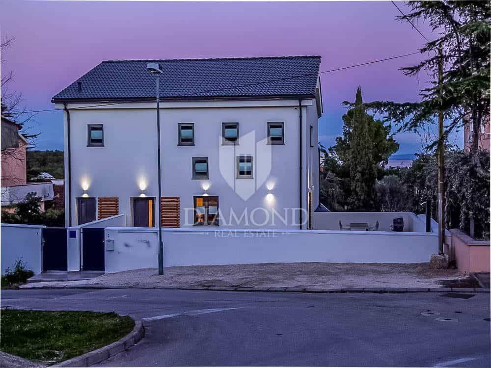 Condominio en Premantura, Istria County 12000370