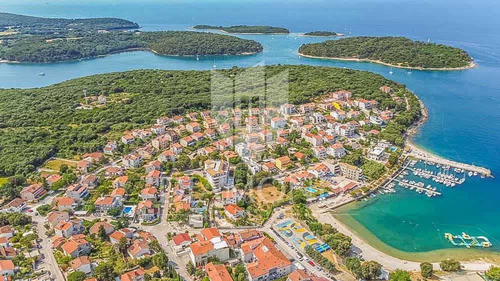 House in Pješčana Uvala, Istarska županija 12000427