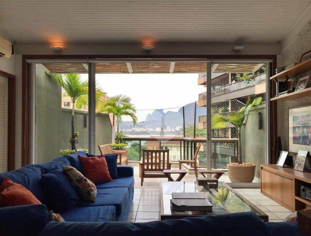 Condominium in Lagoa, Rio de Janeiro 12000862