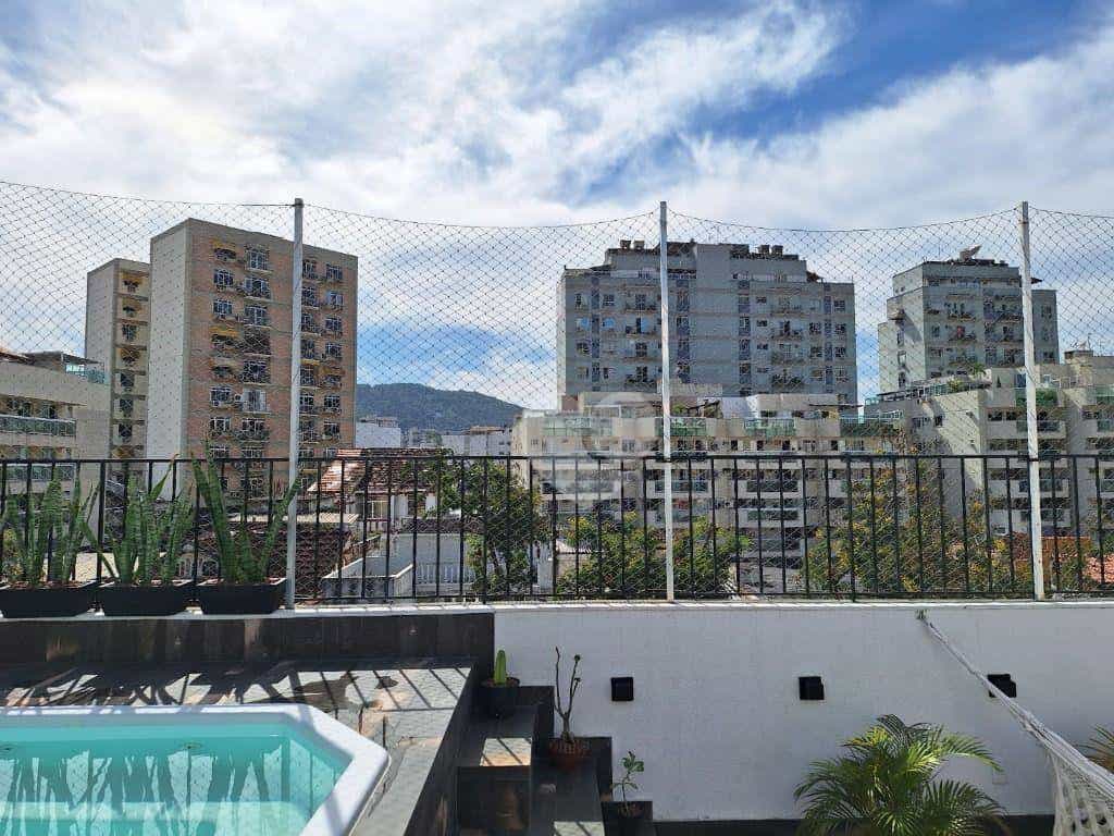 Condominium in Andarai, Rio de Janeiro 12000998
