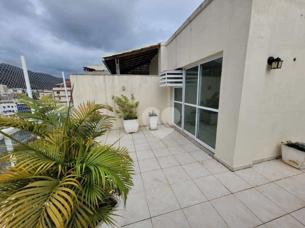 Condominium dans Jacarepagua, Rio de Janeiro 12001355