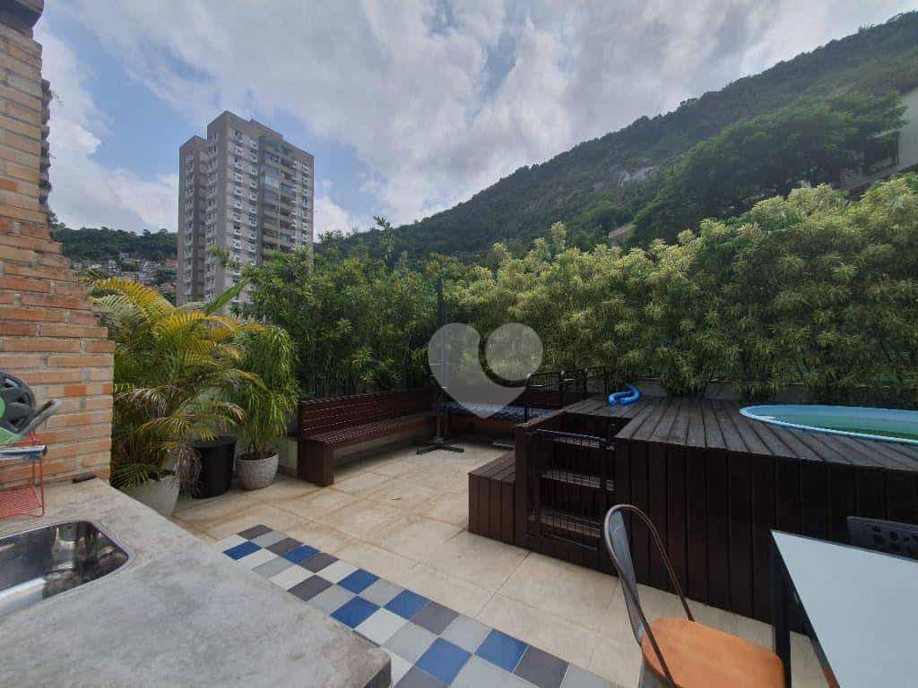 Condominium in Catete, Rio de Janeiro 12001881