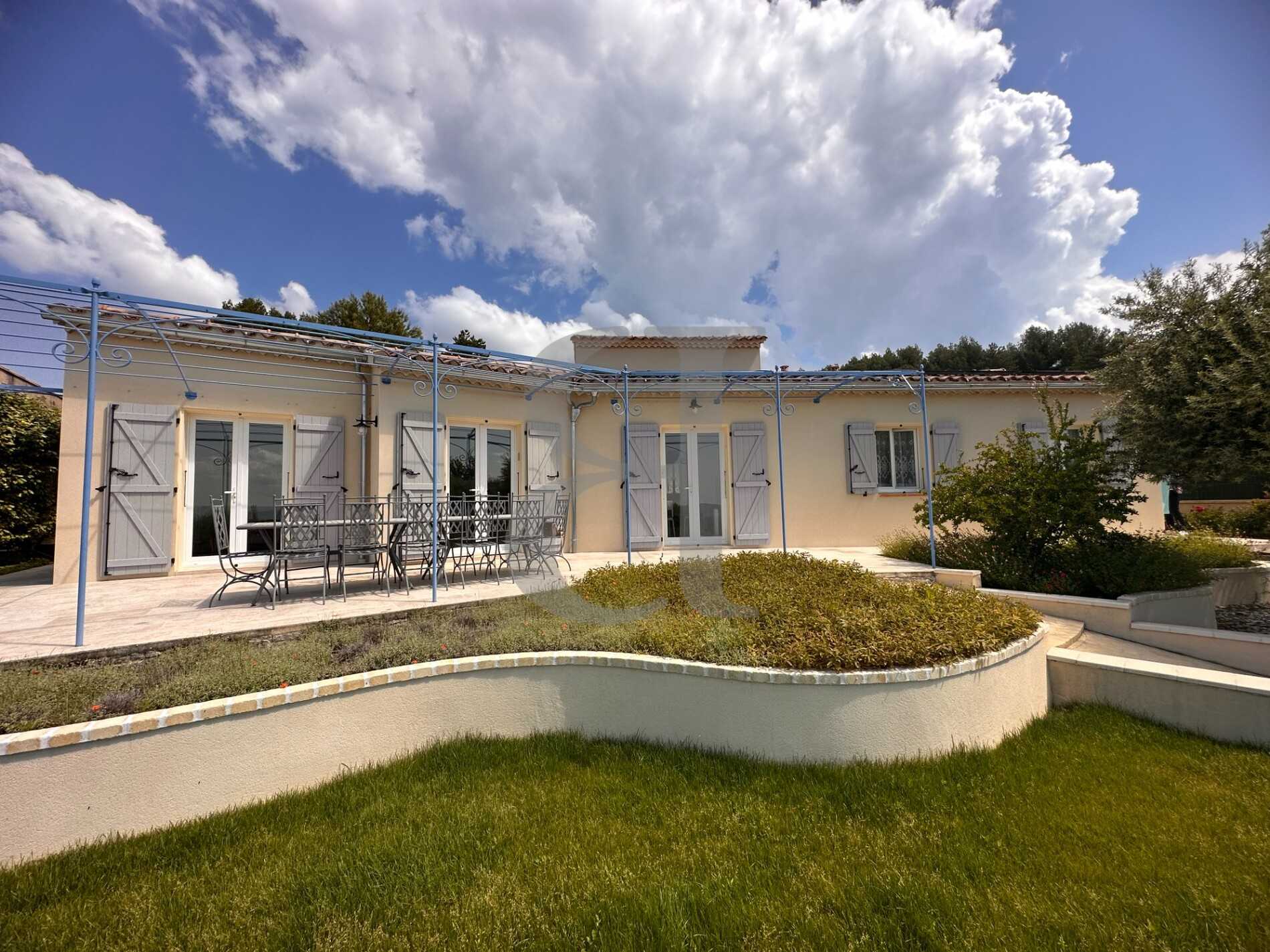 жилой дом в Vaison-la-Romaine, Provence-Alpes-Côte d'Azur 12002090
