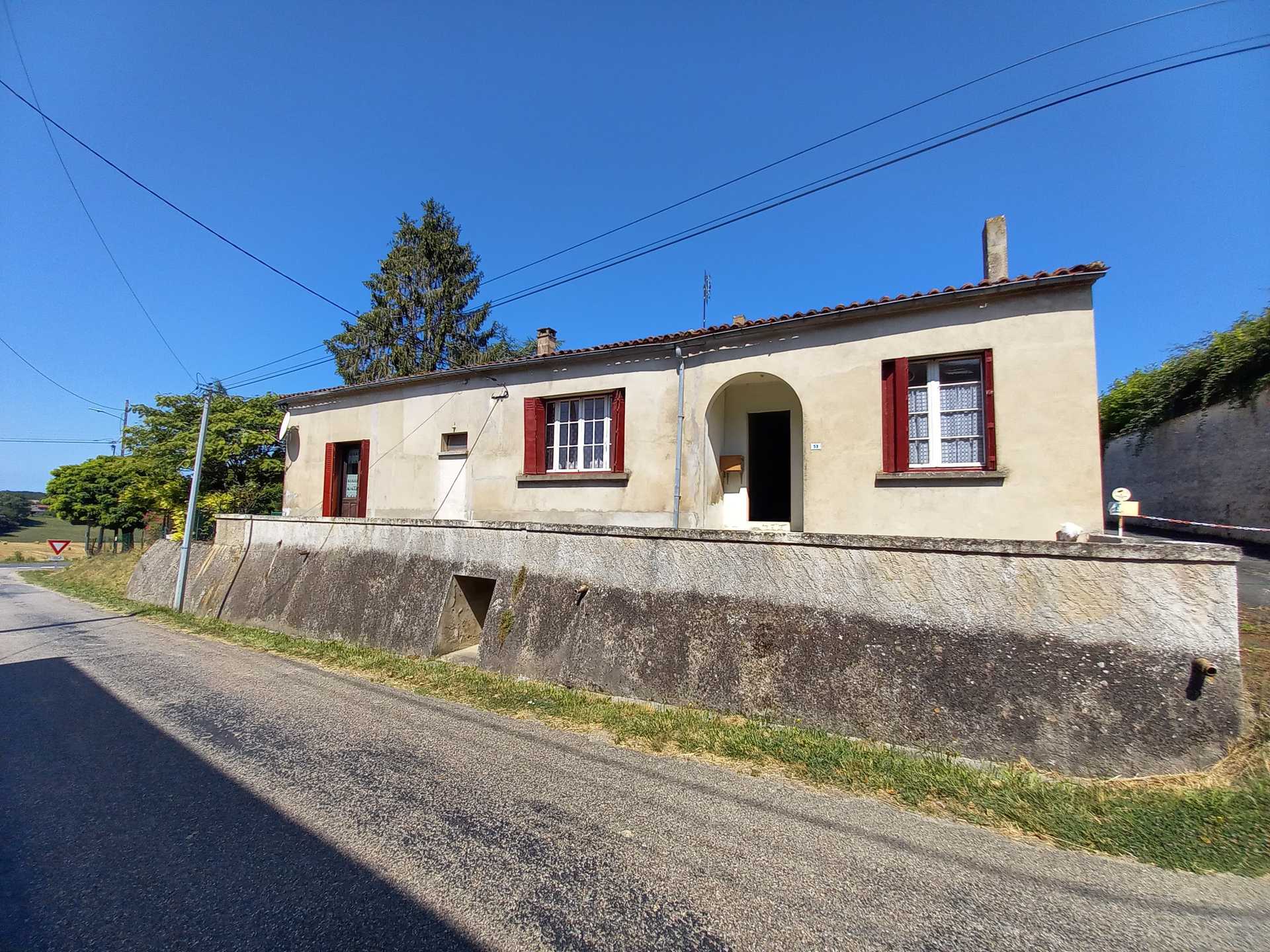 بيت في Montignac-de-Lauzun, Nouvelle-Aquitaine 12002098