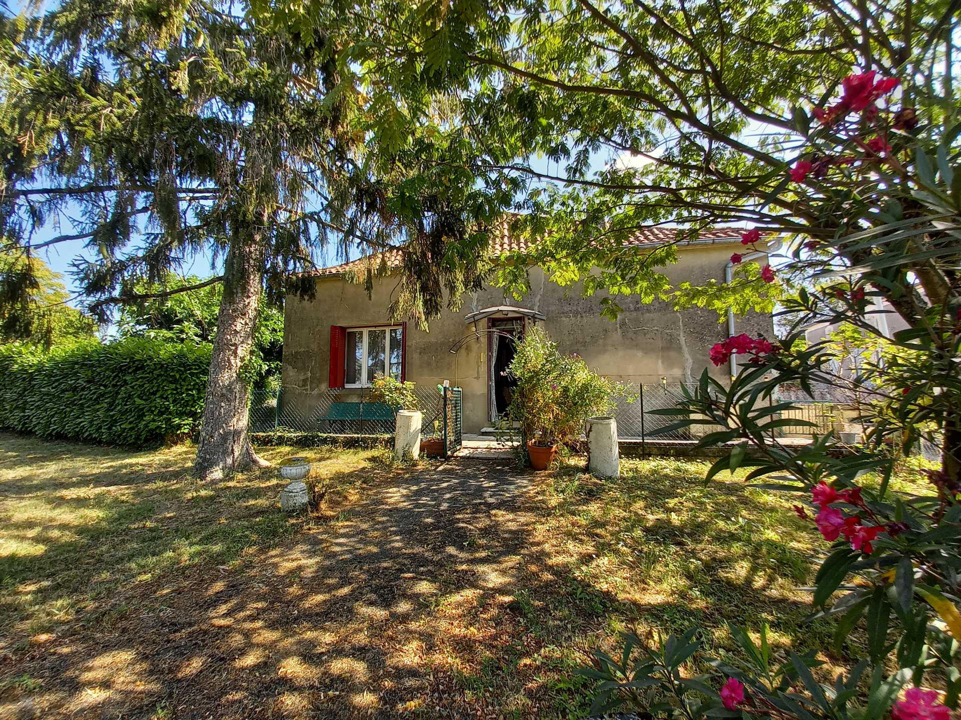casa en Montignac-de-Lauzun, Nueva Aquitania 12002098
