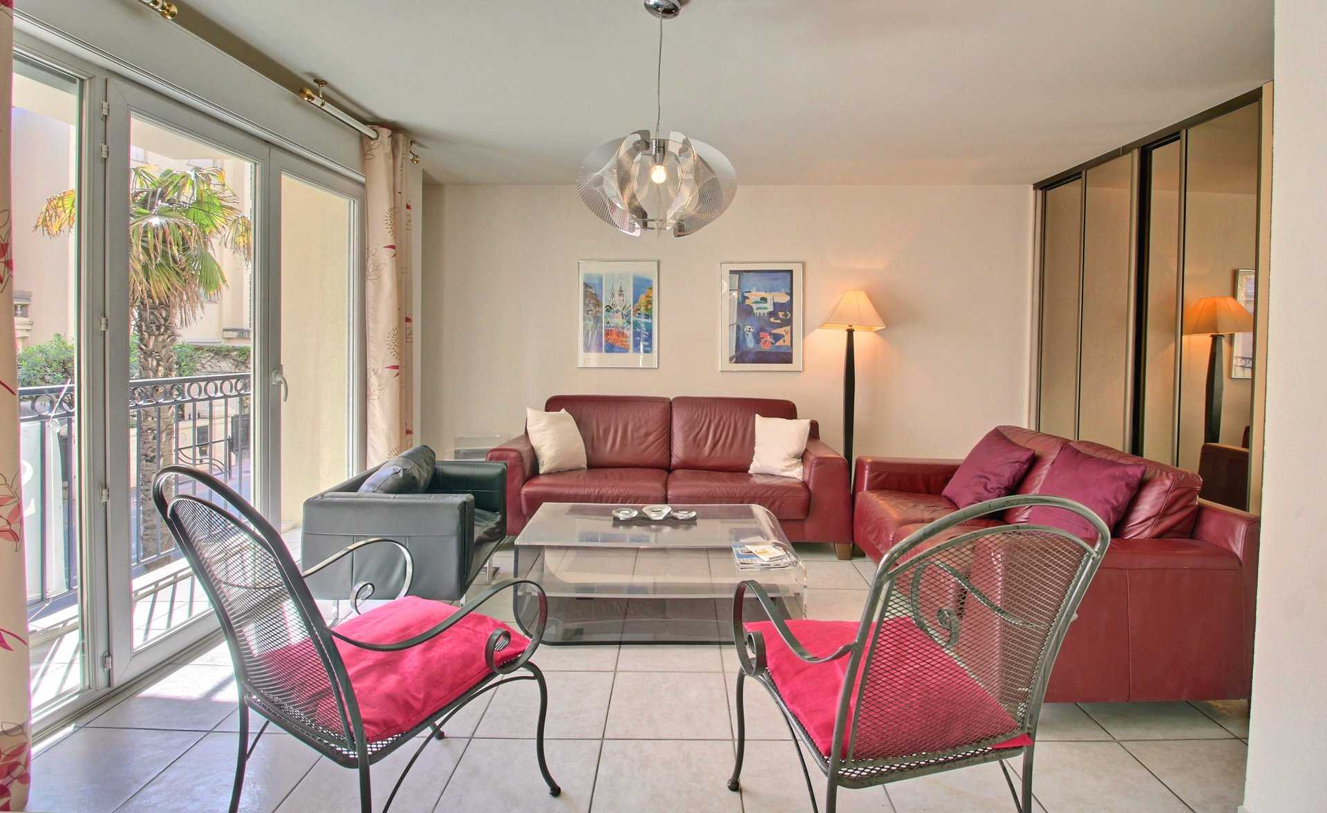 Condominium in Cannes, Provence-Alpes-Cote d'Azur 12002161
