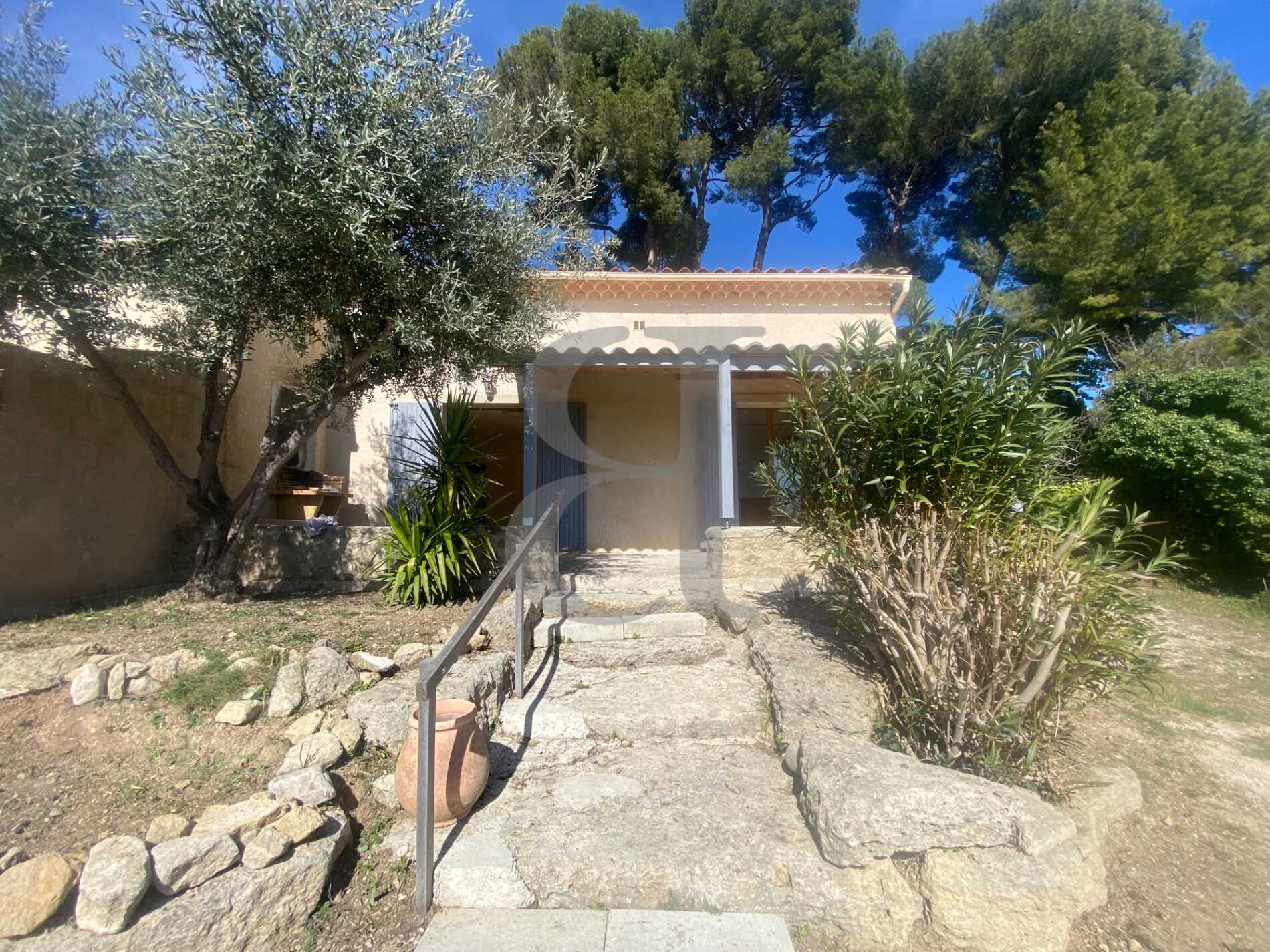 房子 在 Le Barroux, Provence-Alpes-Cote d'Azur 12002199