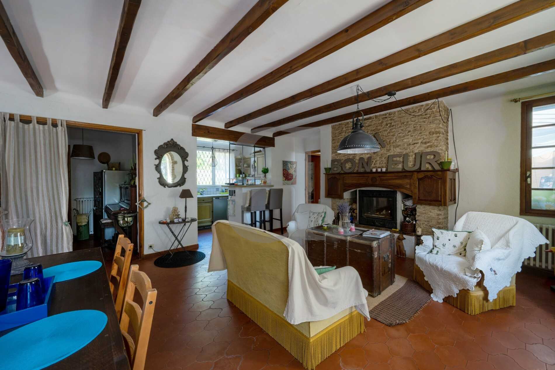 Huis in L'Isle-sur-la-Sorgue, Provence-Alpes-Côte d'Azur 12002224