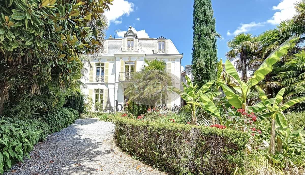House in Bagneres-de-Luchon, Occitanie 12002275