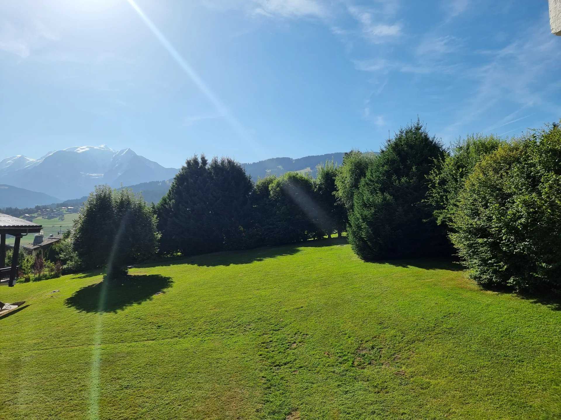 Condominium in Combloux, Haute-Savoie 12003055