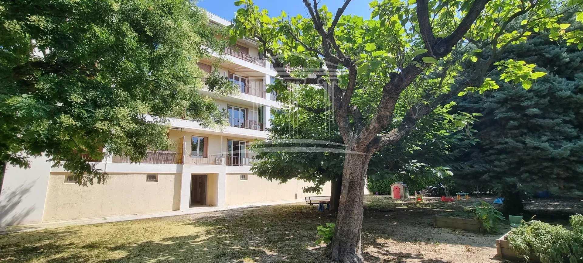 Condominium dans Avignon, Provence-Alpes-Côte d'Azur 12003076
