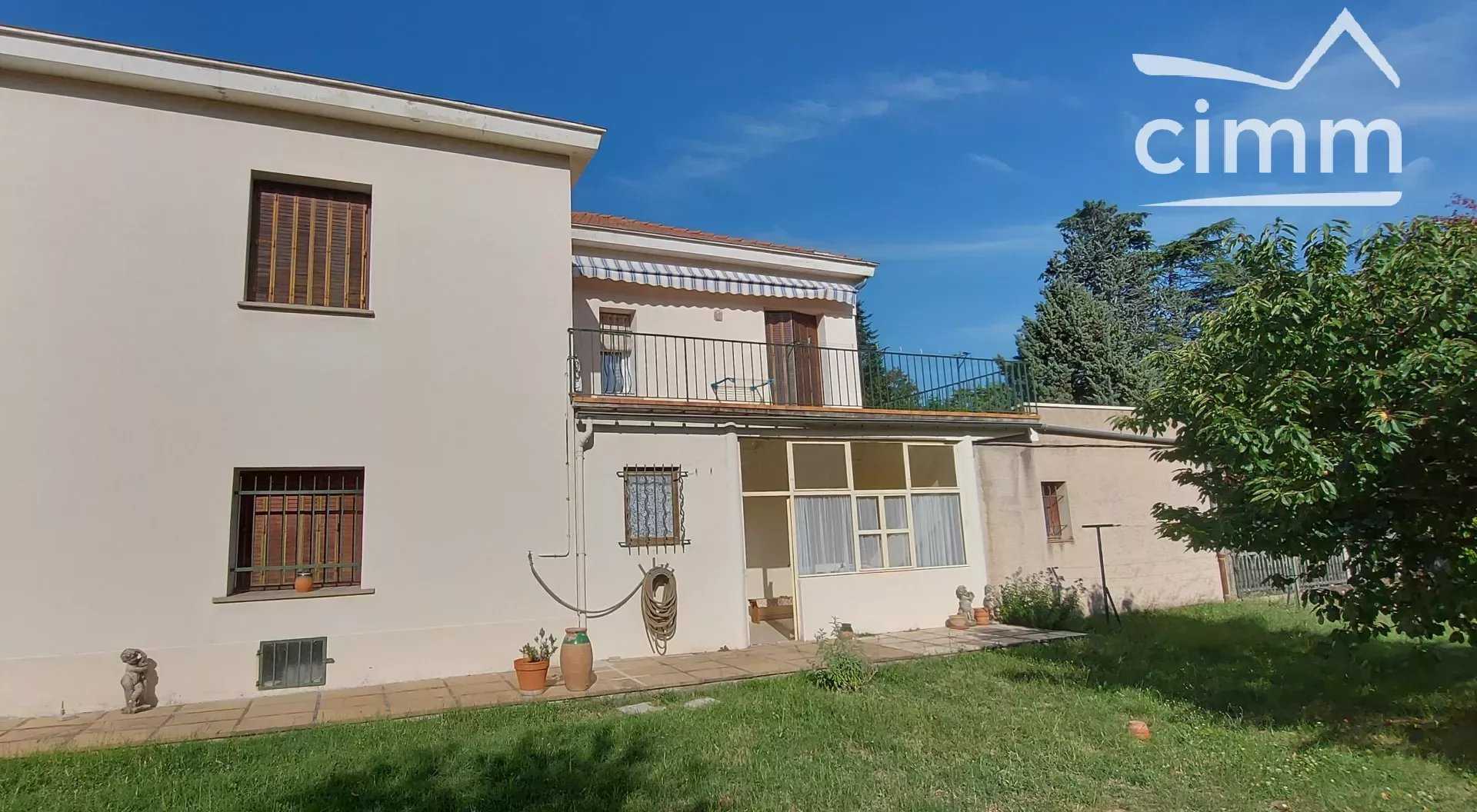 Condominium in Sisteron, Provence-Alpes-Cote d'Azur 12003089